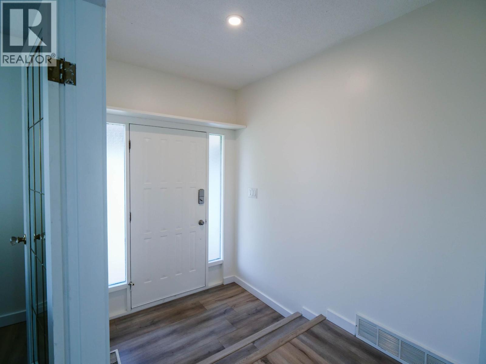 1324 MOFFAT AVENUE