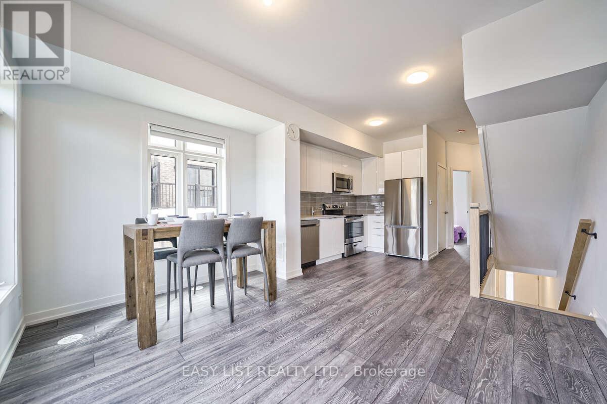 27 SPRUCE PINES CRESCENT