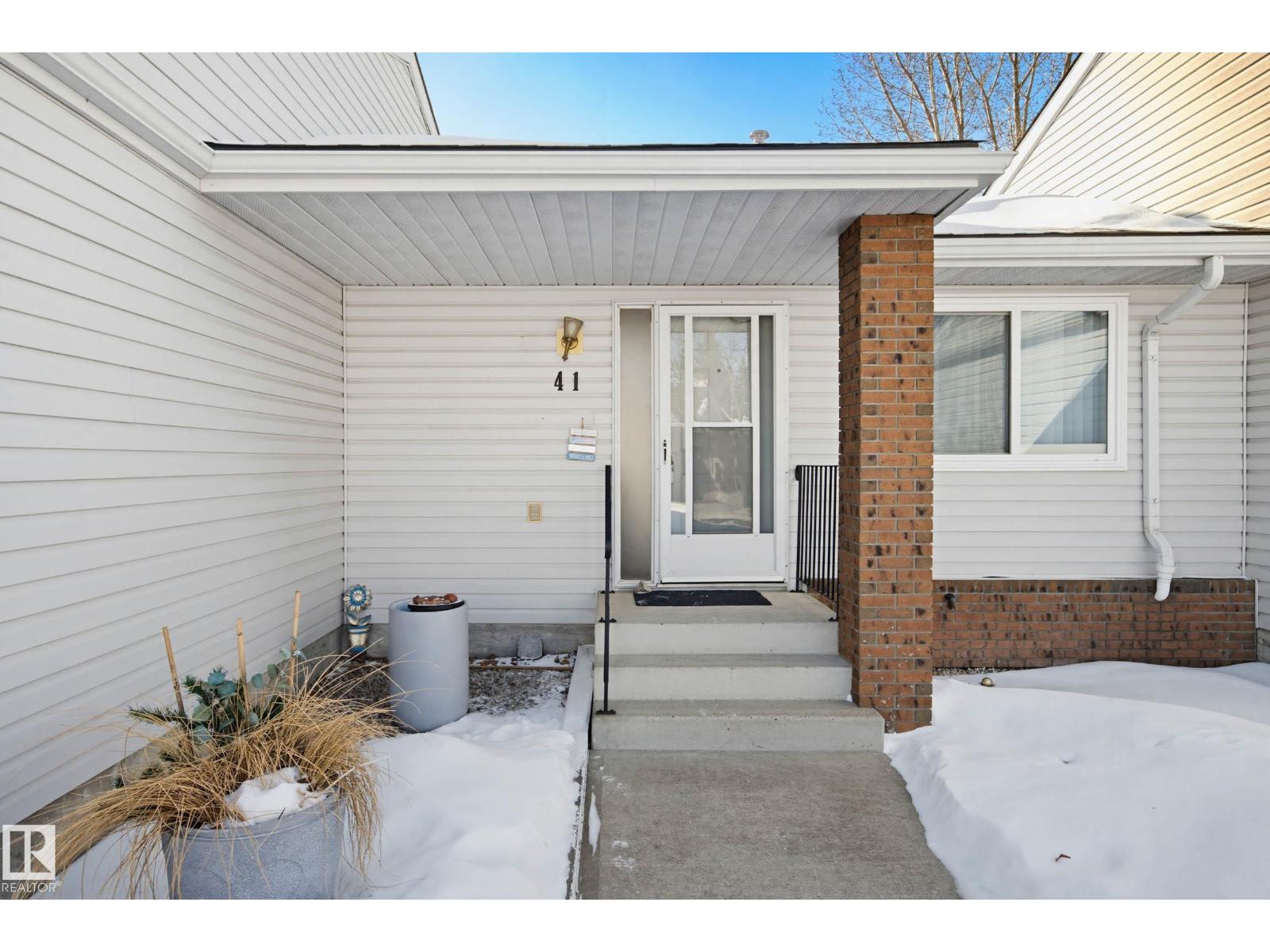 #41 903 109 ST NW NW