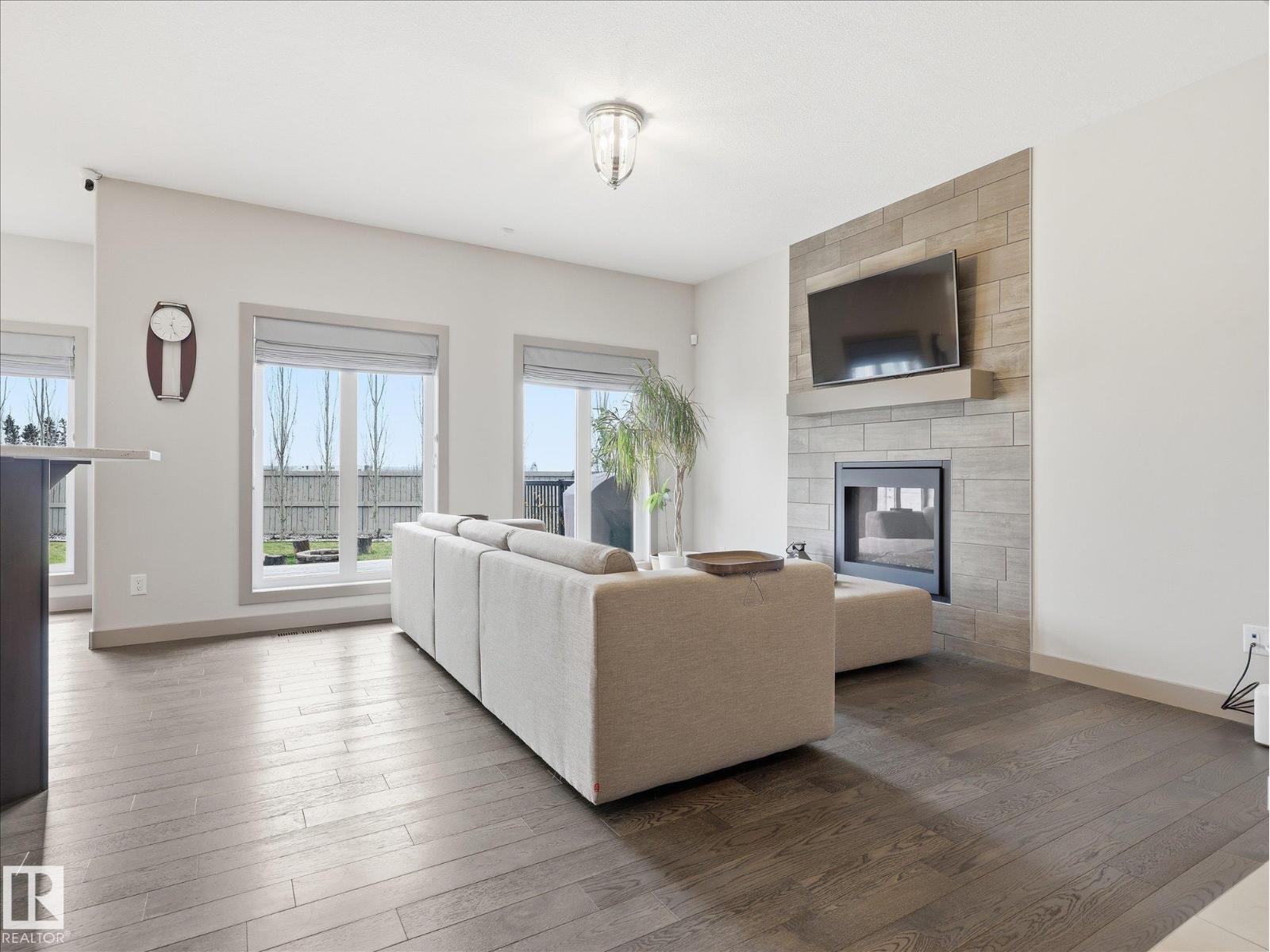 2115 AUXIER CO SW