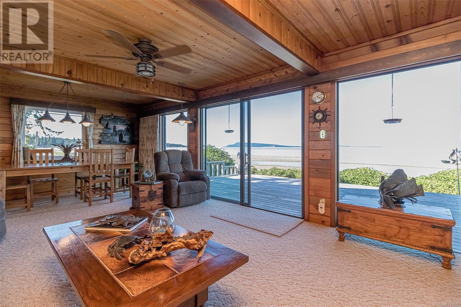 5945 Island Hwy W