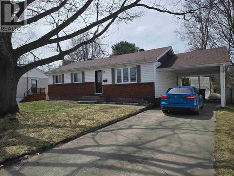 127 Kerr DR Sault Ste. Marie ON P6A5J1
