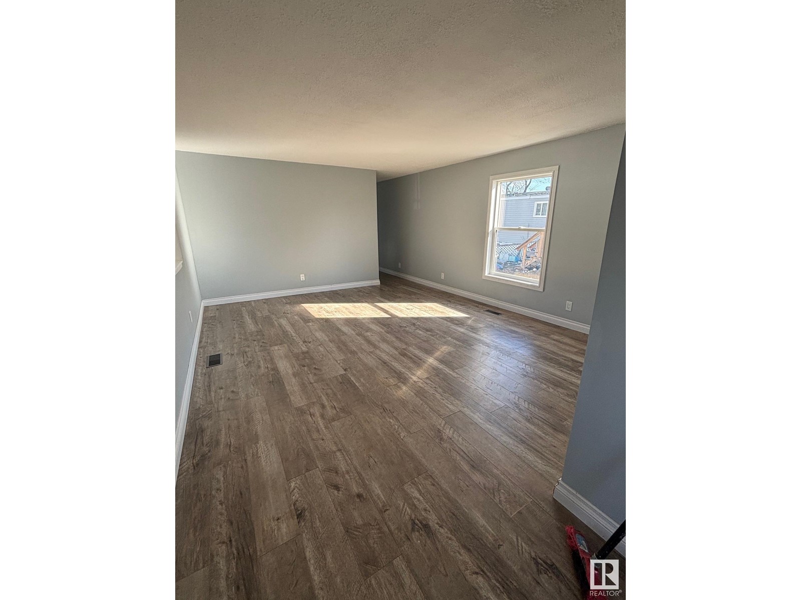 4 Oak Ridge Drive NW