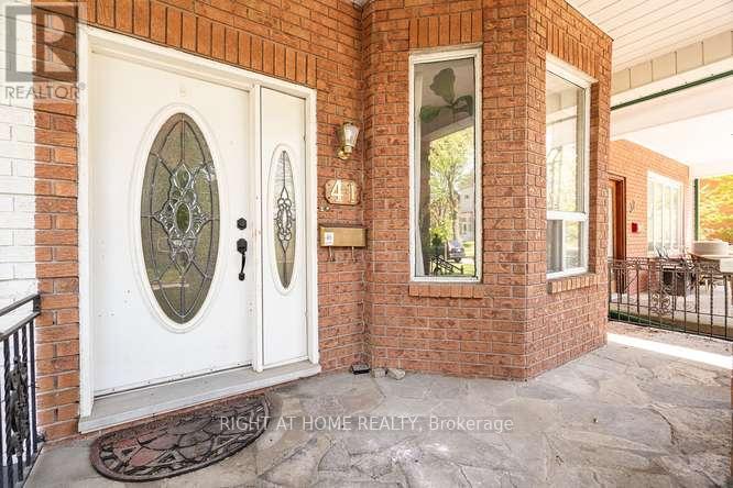 41 LAKEVIEW AVENUE
