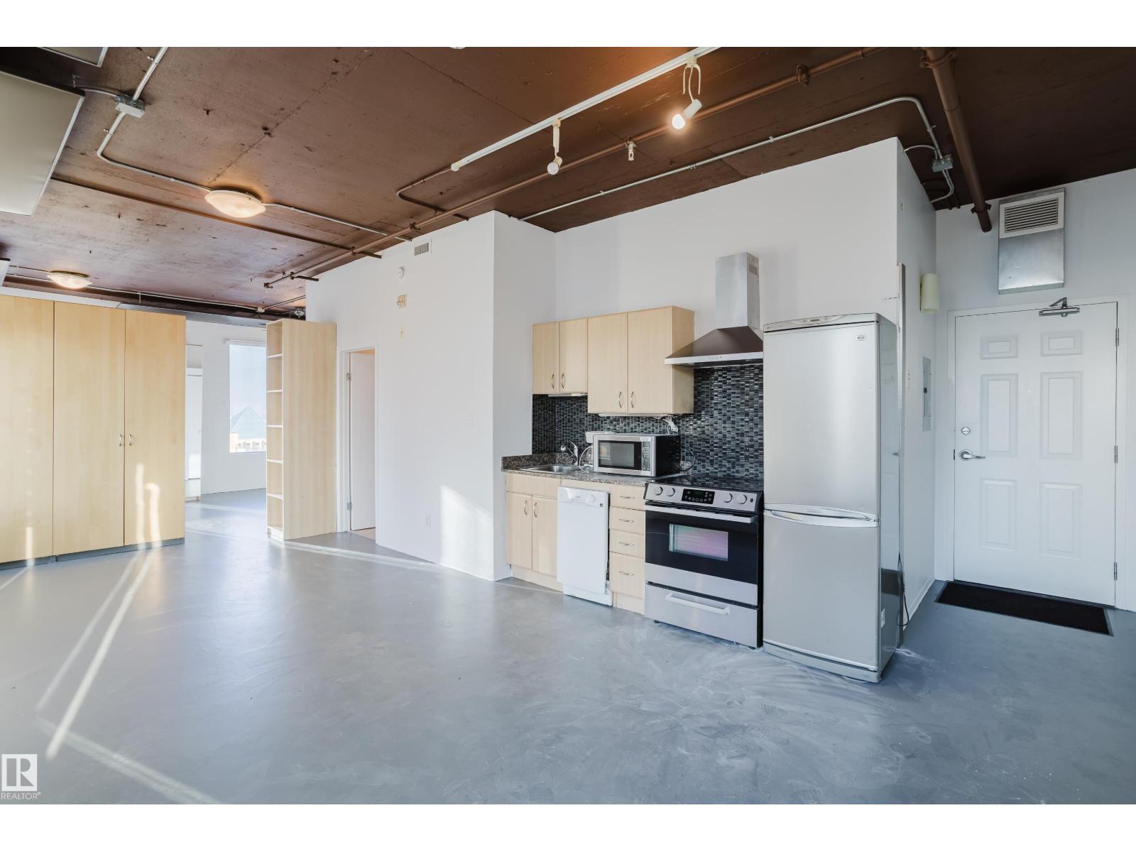 #1105 10024 JASPER AV NW