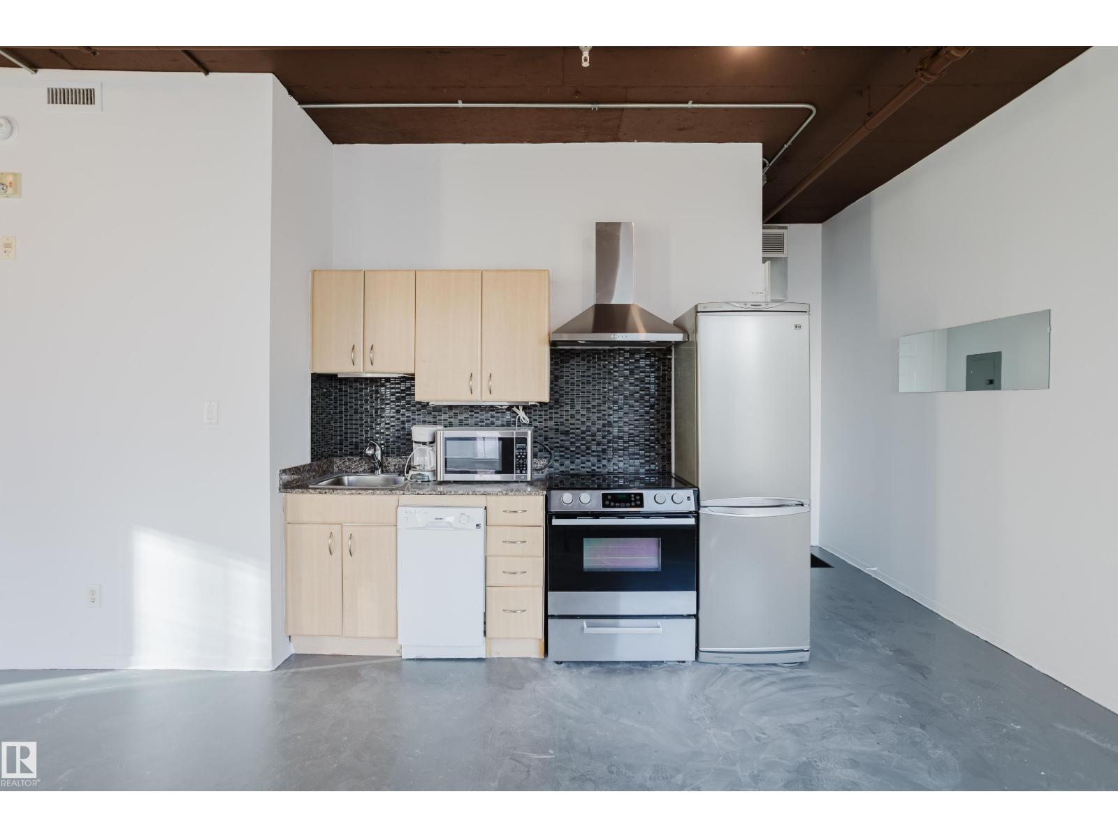 #1105 10024 JASPER AV NW