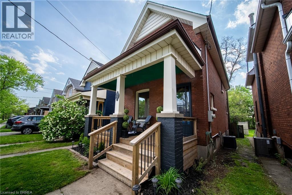 20 WELLS Avenue