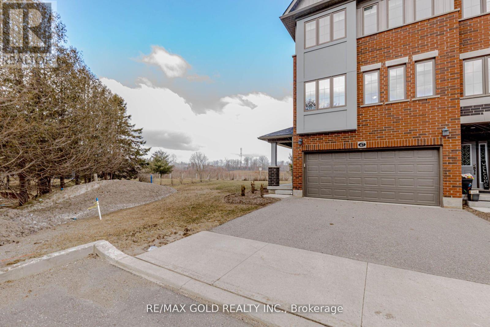47 - 311 WOOLWICH STREET