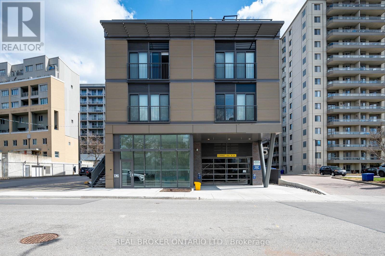 207 - 51 DAVID STREET