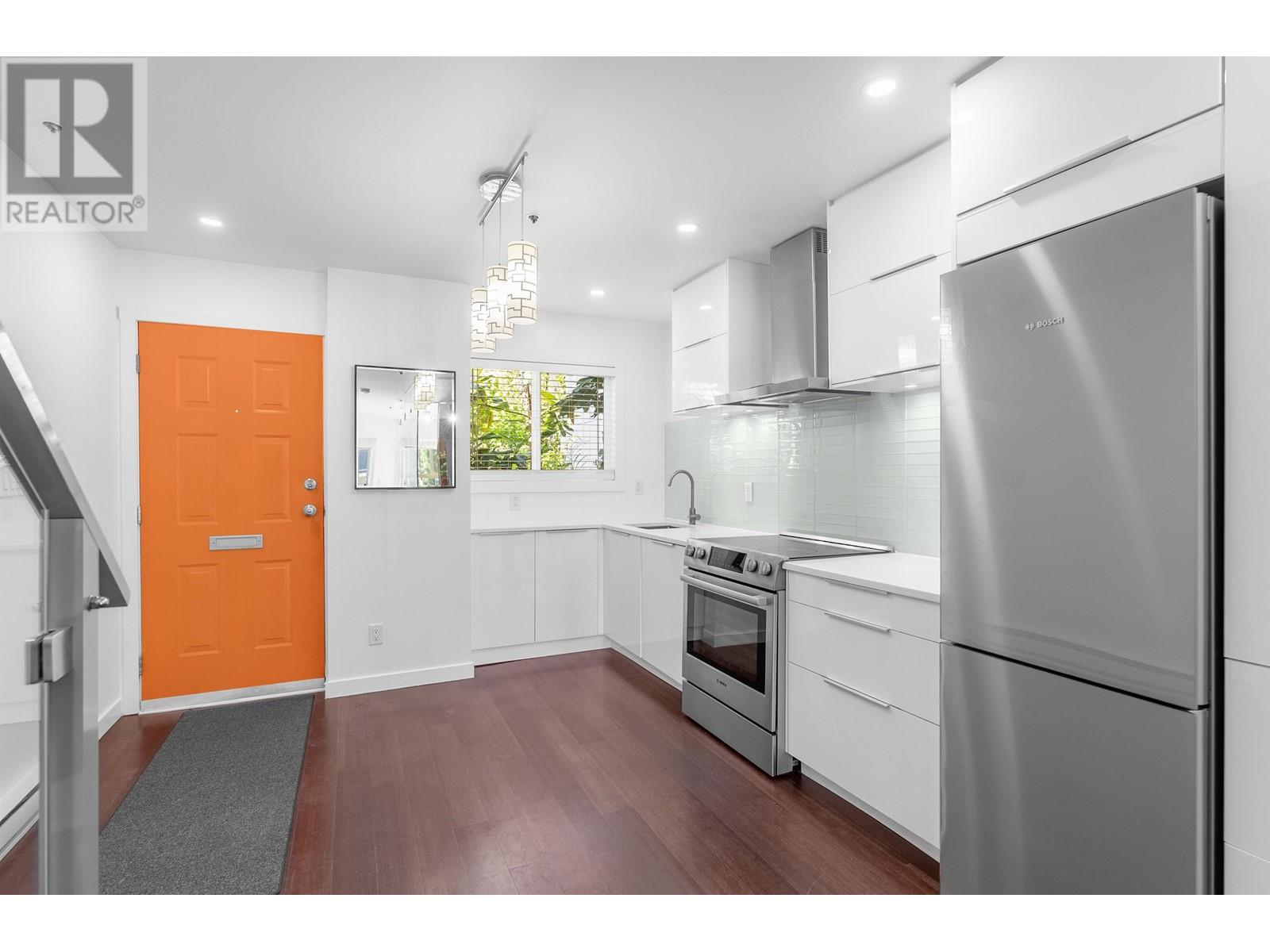 E 733 W 16TH AVENUE