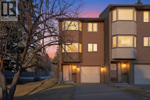 112 Glamis Terrace SW Calgary AB T3E6V3