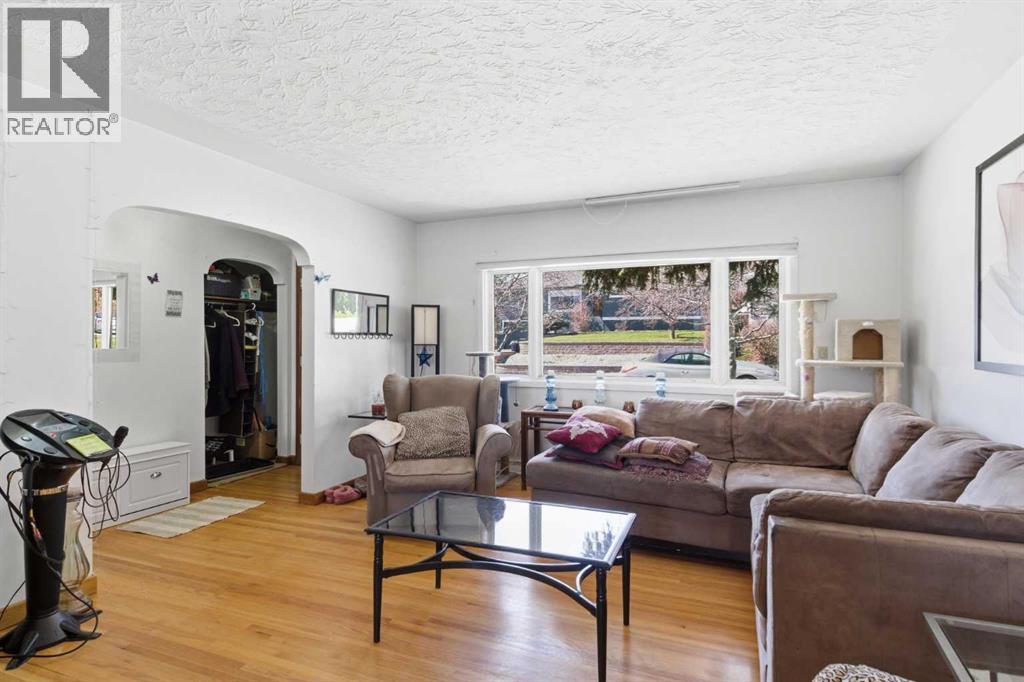 200 Hendon Drive NW