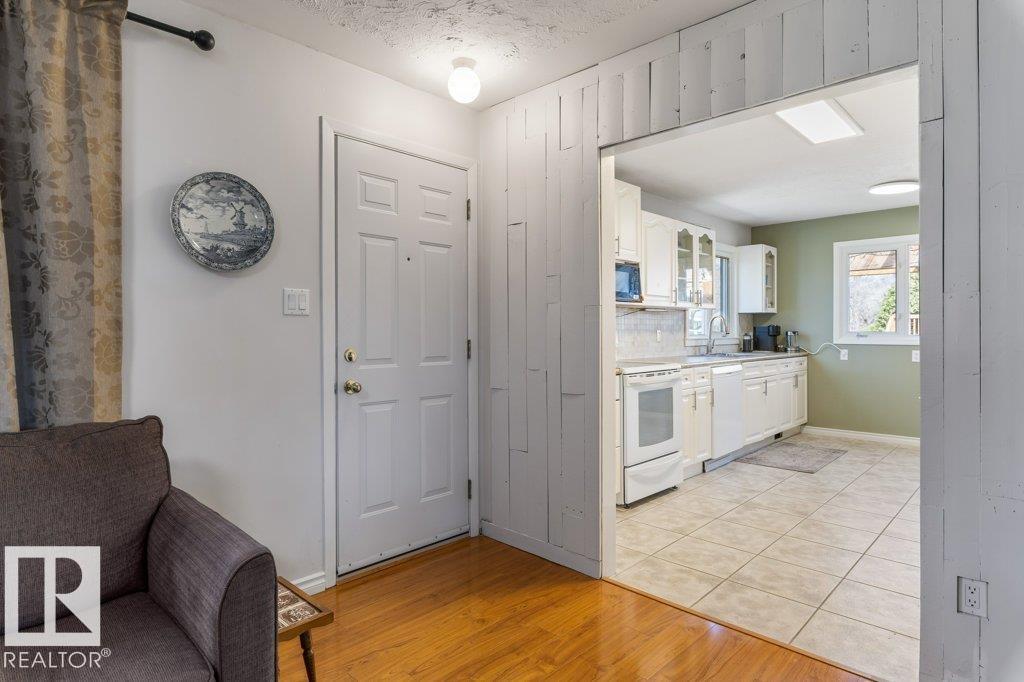 23 MAPLE DR