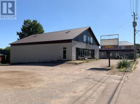 1043 PEMBROKE STREET W Pembroke ON K8A5R3