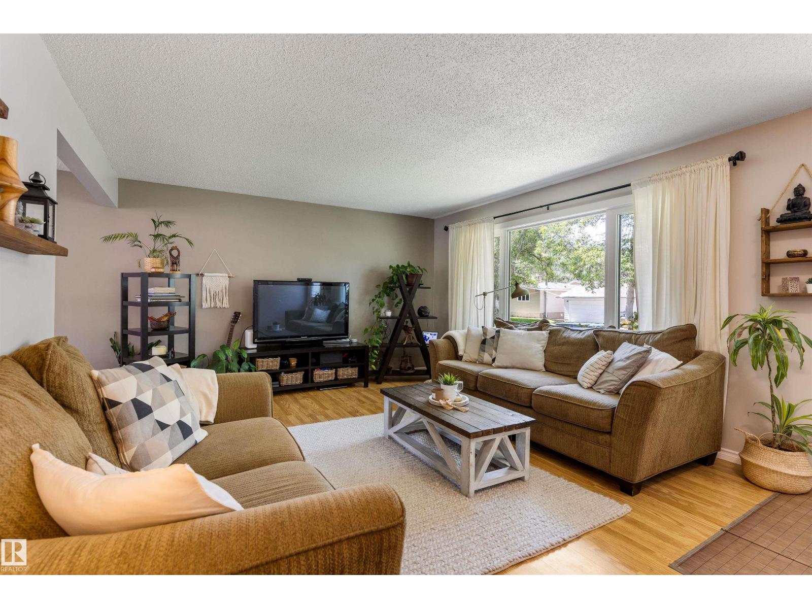26 MILBURN CR
