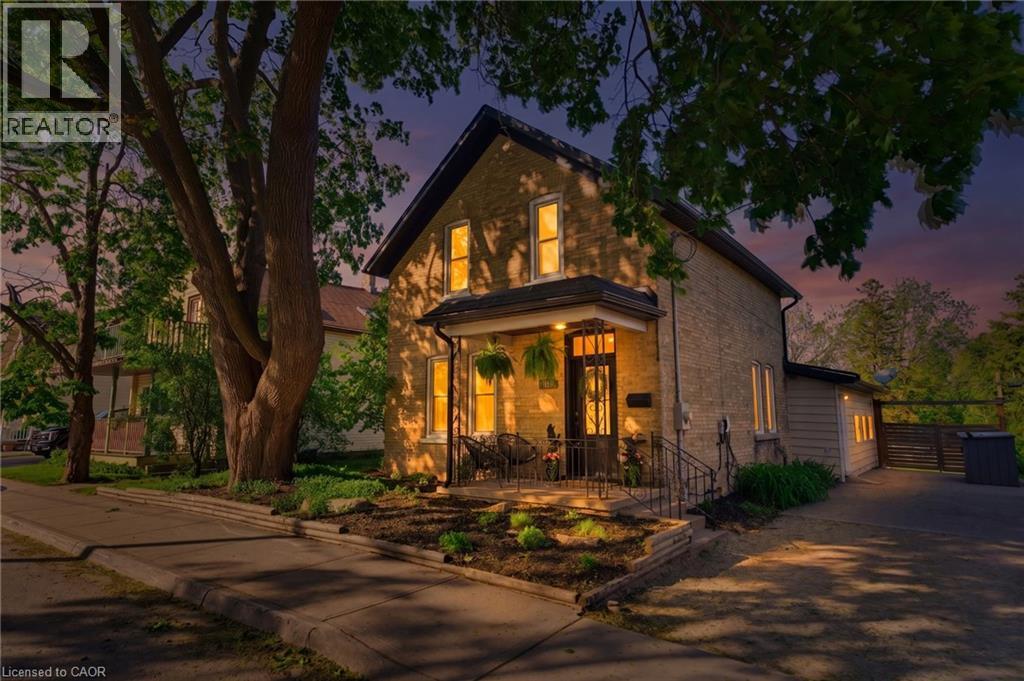 440 DUKE Street W