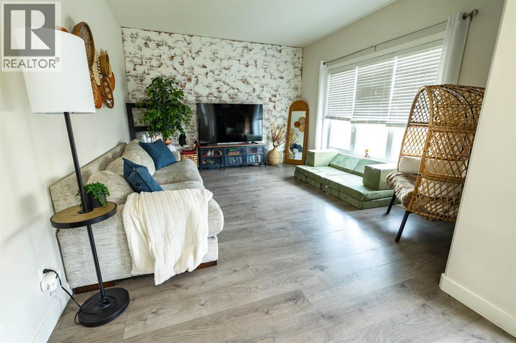 1015 Mt Sundance Manor W