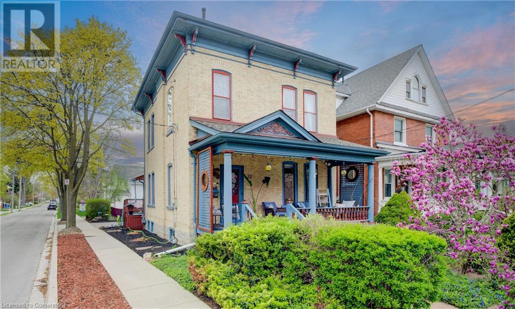 32 ELLEN Street E