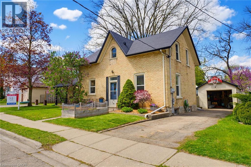 112 VICTORIA Avenue