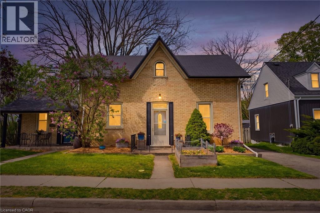 112 VICTORIA Avenue
