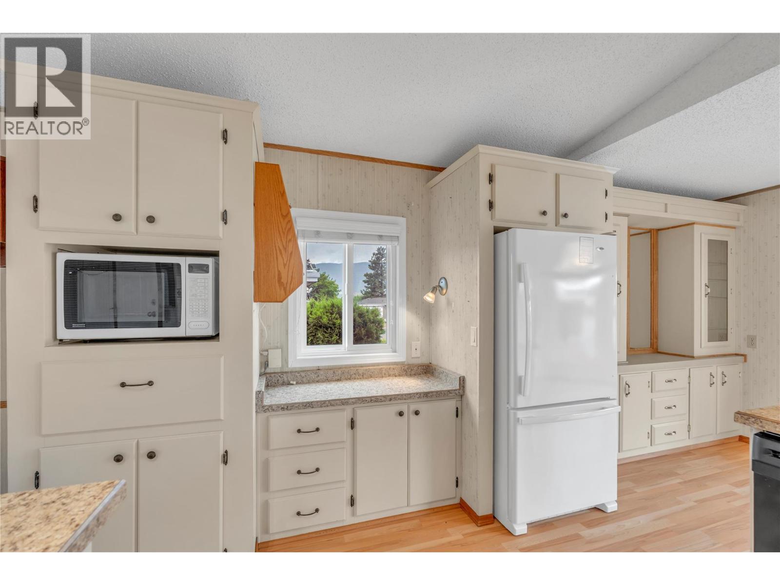 98 Okanagan Avenue E Unit# 25