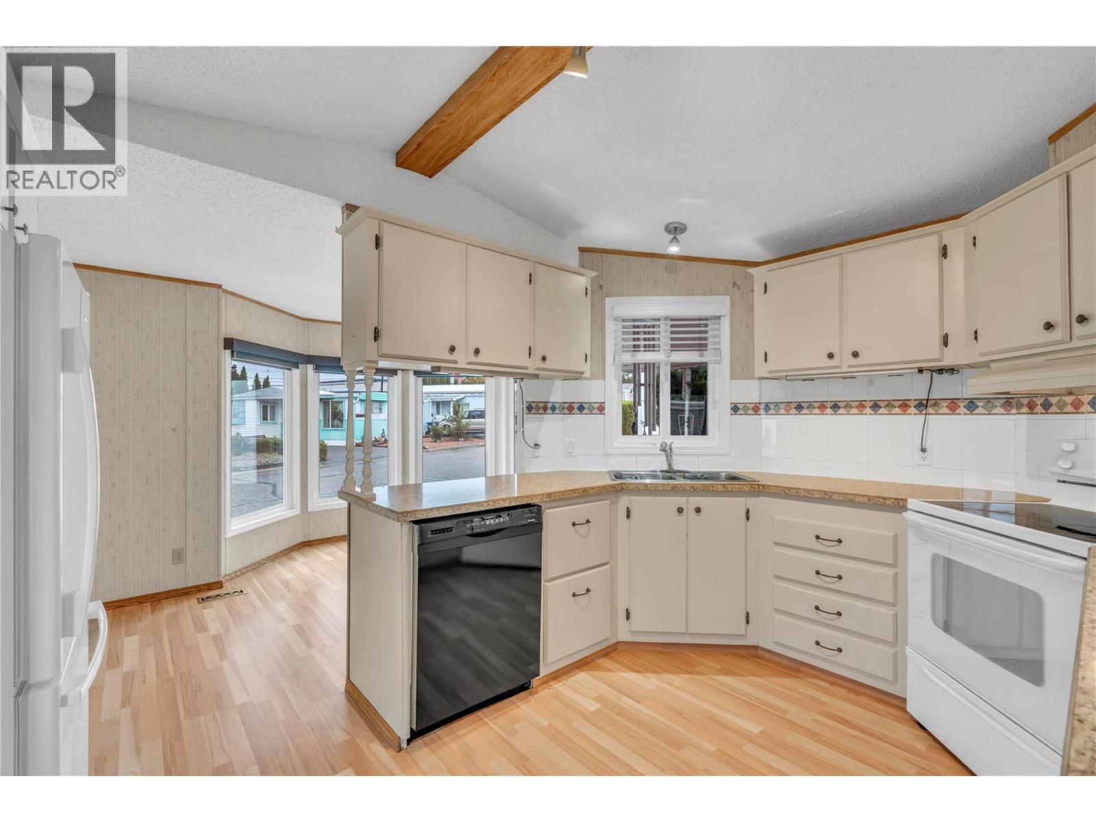 98 Okanagan Avenue E Unit# 25