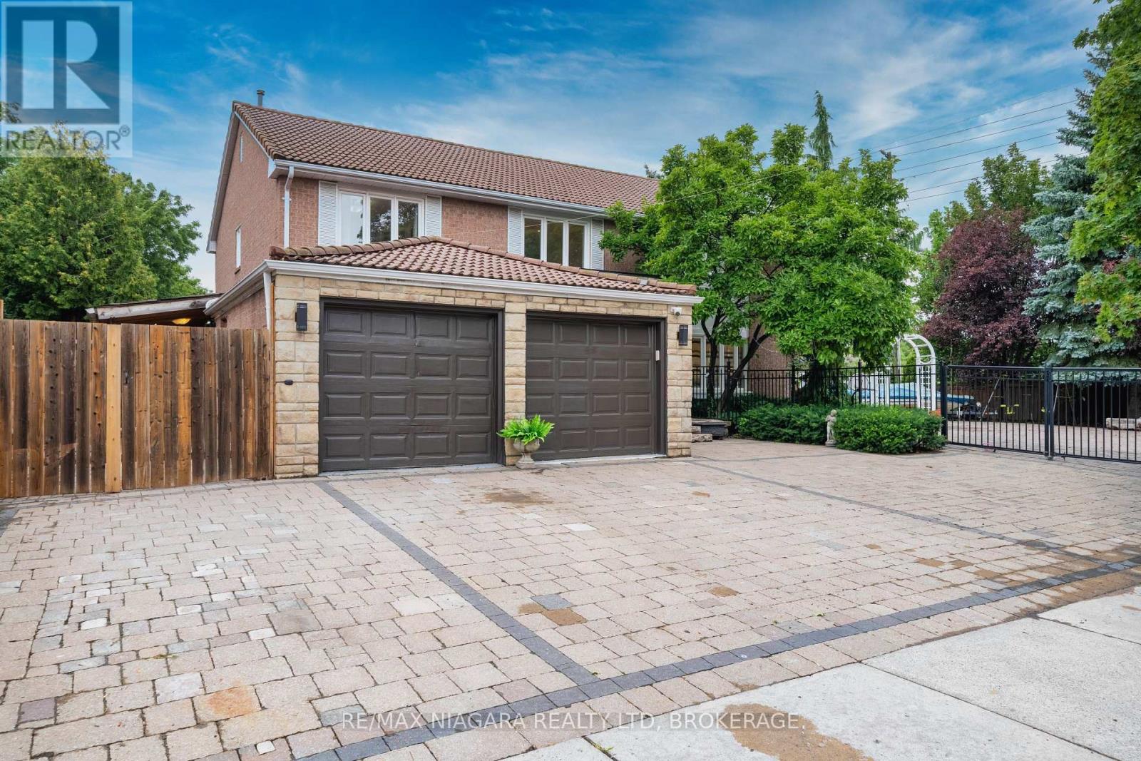 2 AITKEN CIRCLE