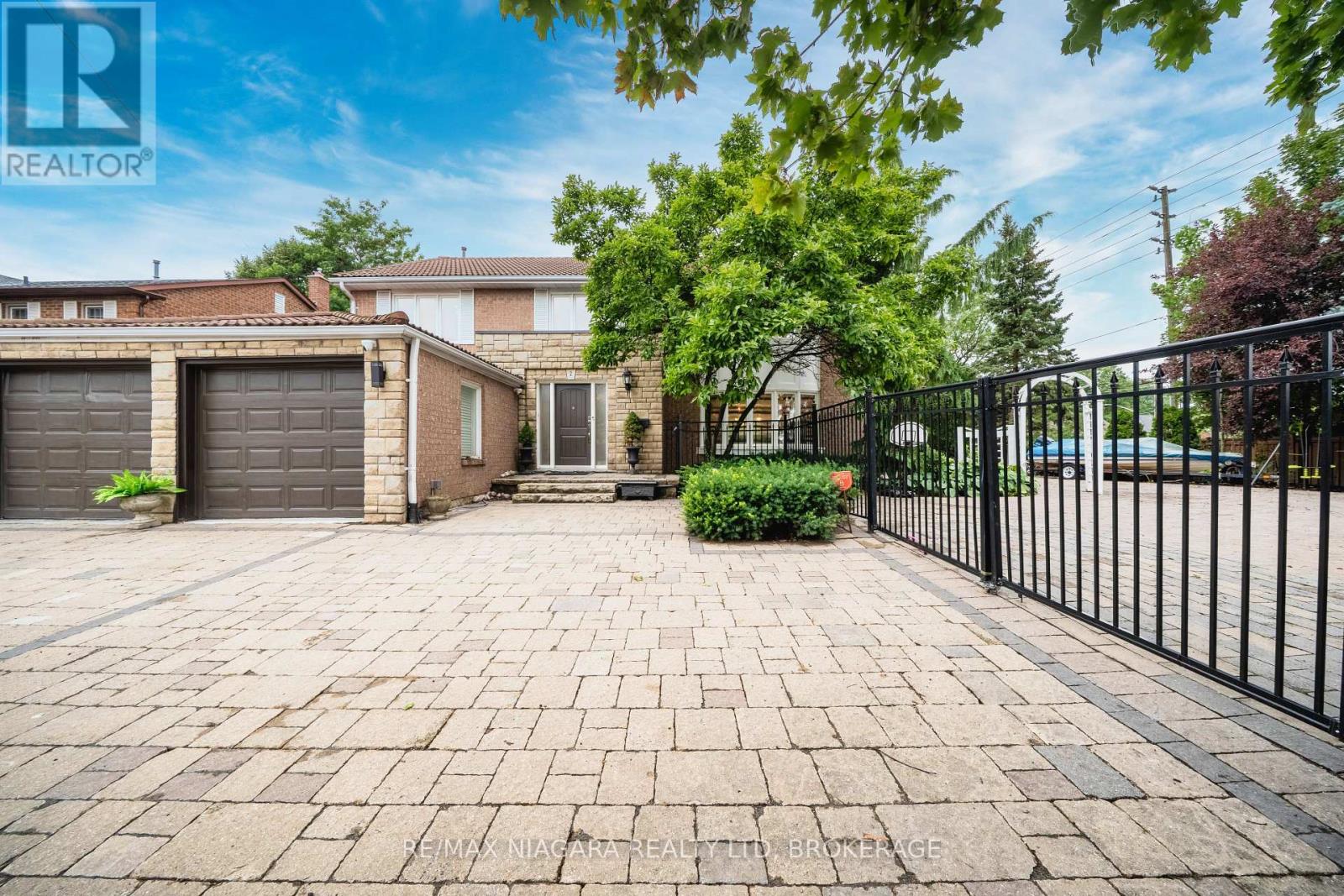 2 AITKEN CIRCLE