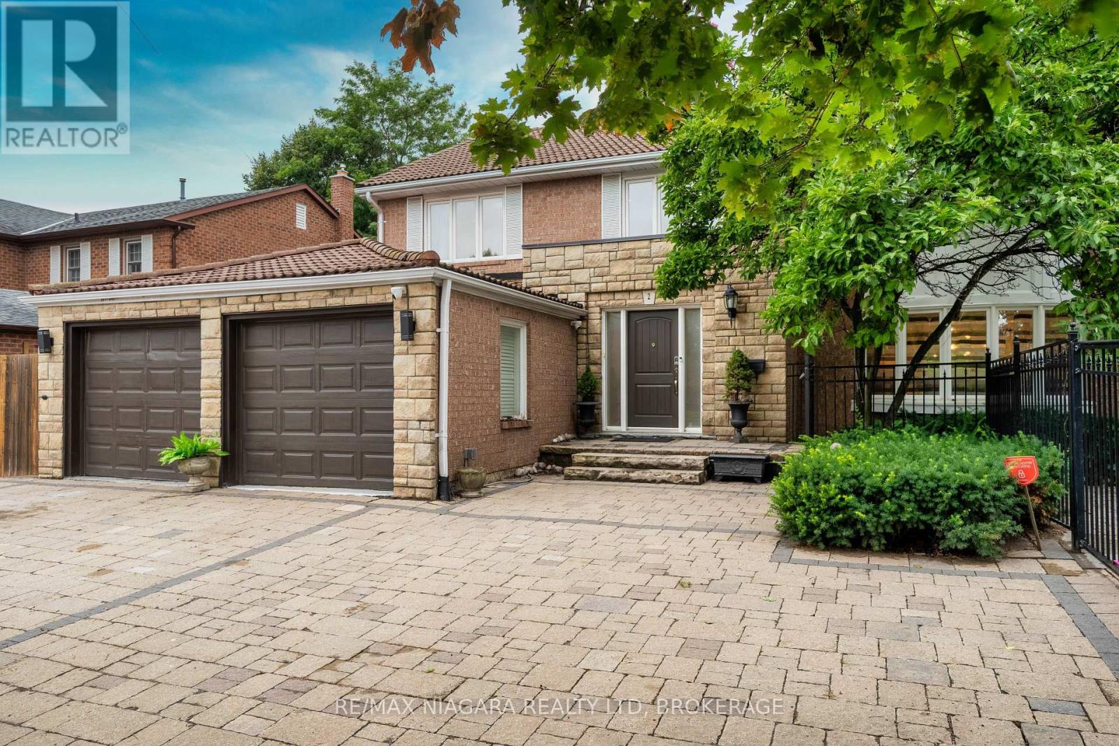 2 AITKEN CIRCLE