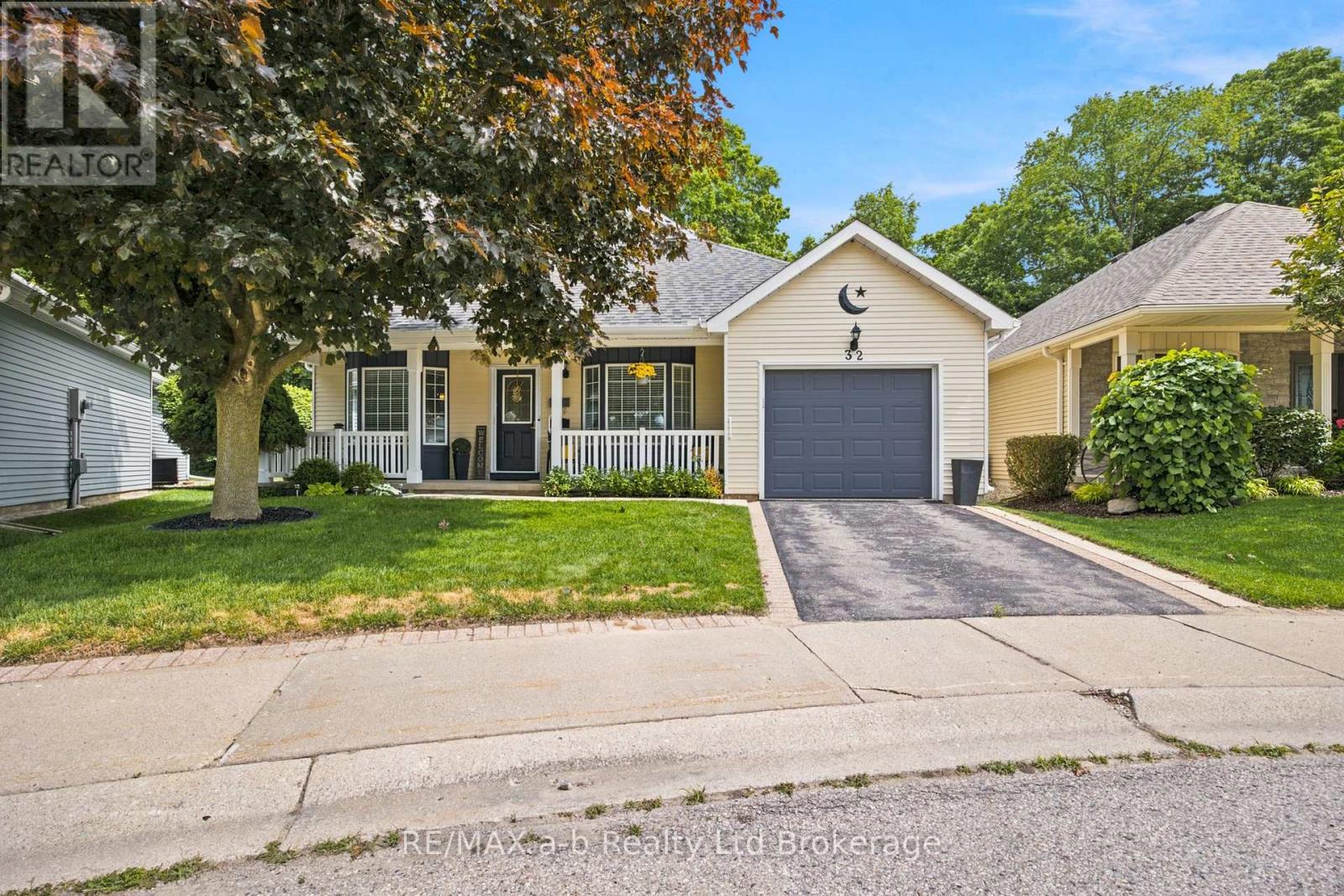 32 WILKINS CRESCENT