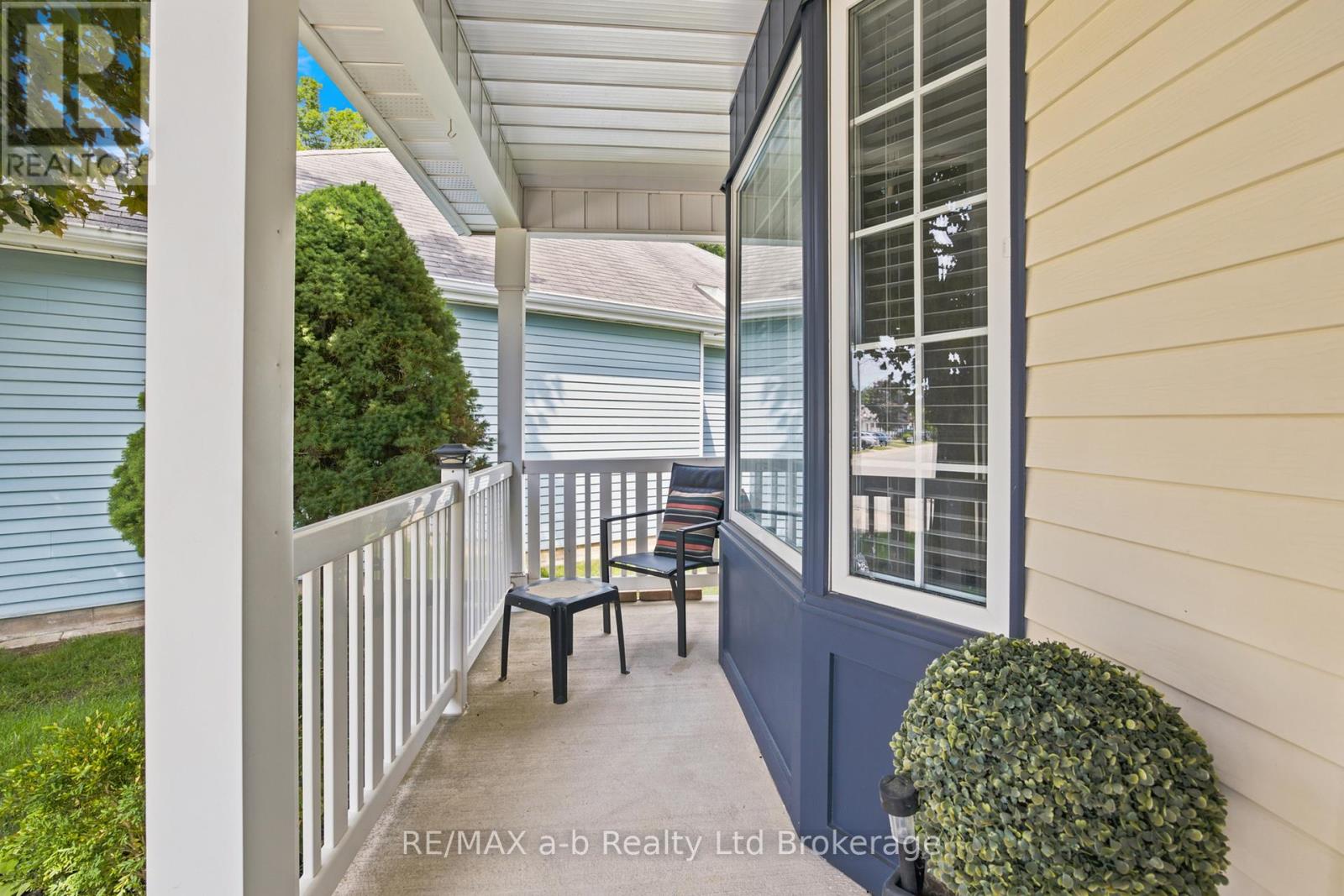 32 WILKINS CRESCENT