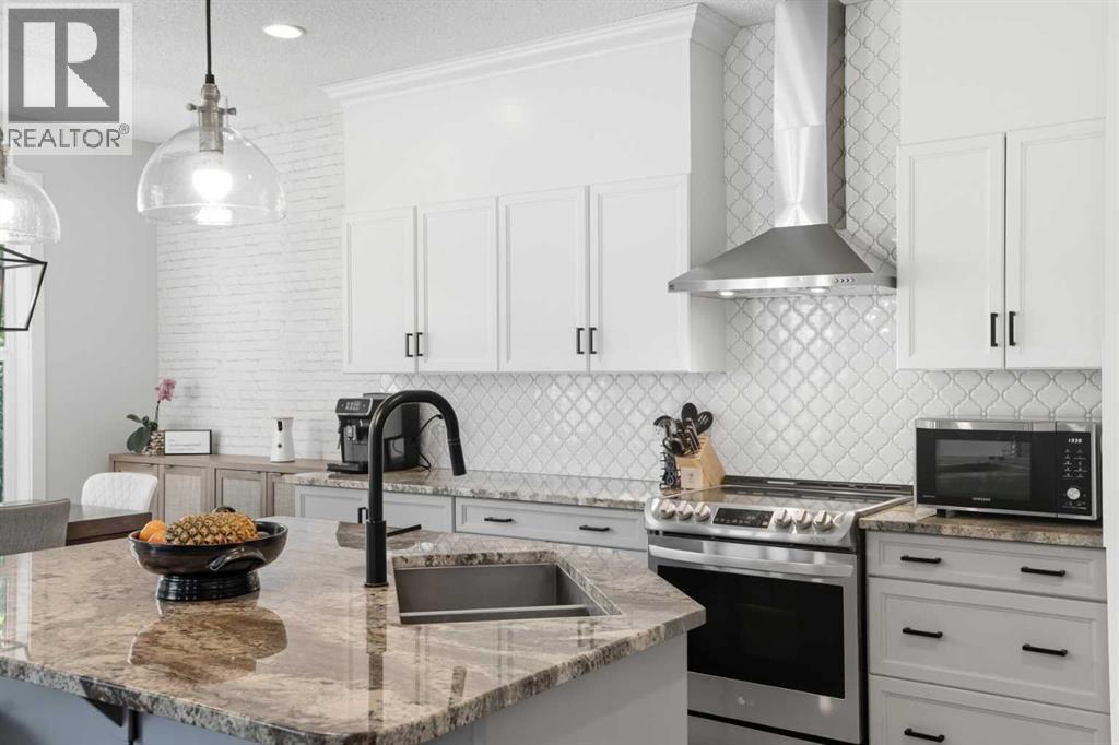 270 Everoak Drive SW