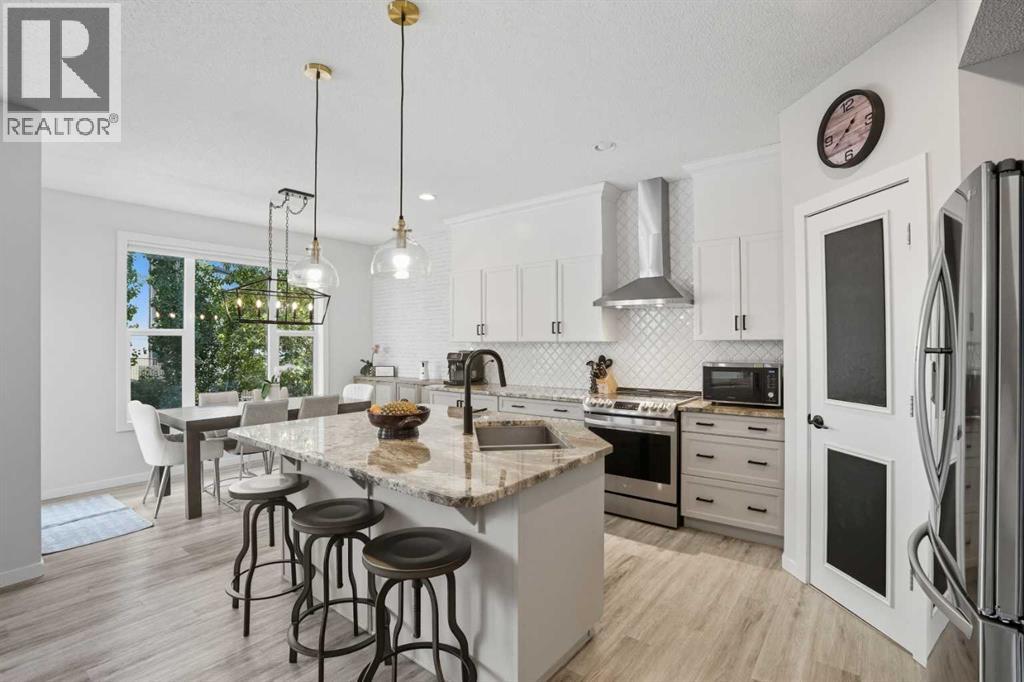 270 Everoak Drive SW