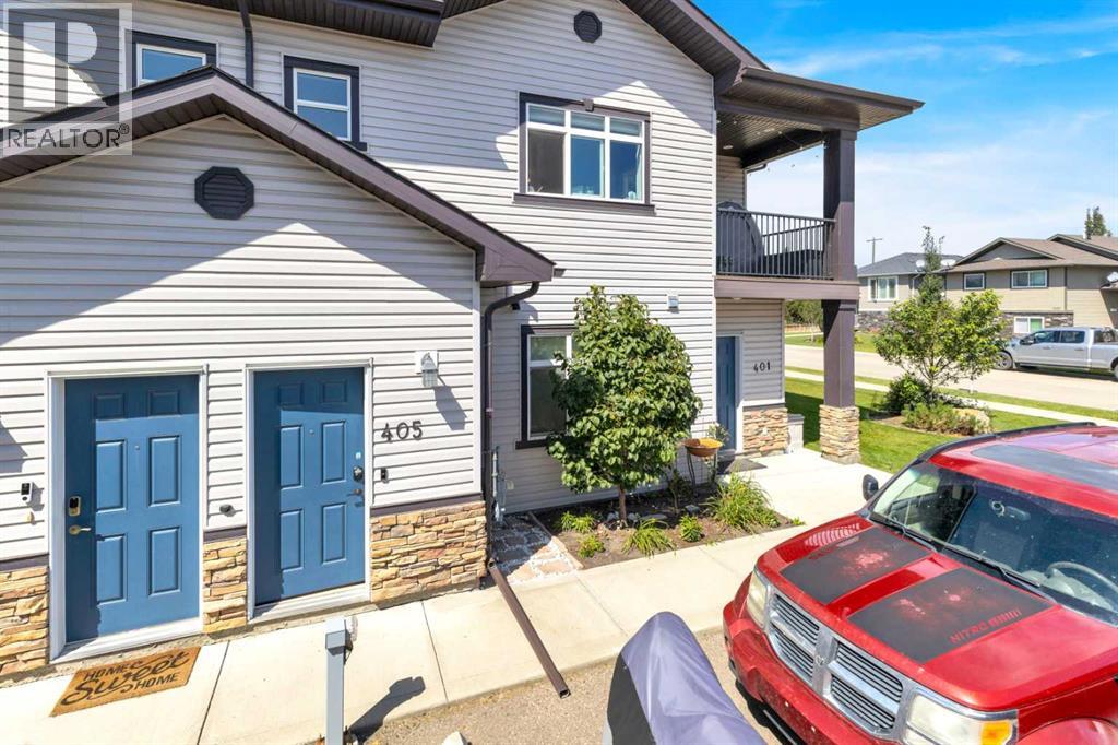 405, 639 Oak Street