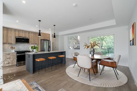 14 10527 155 STREET Surrey BC V3R0S1