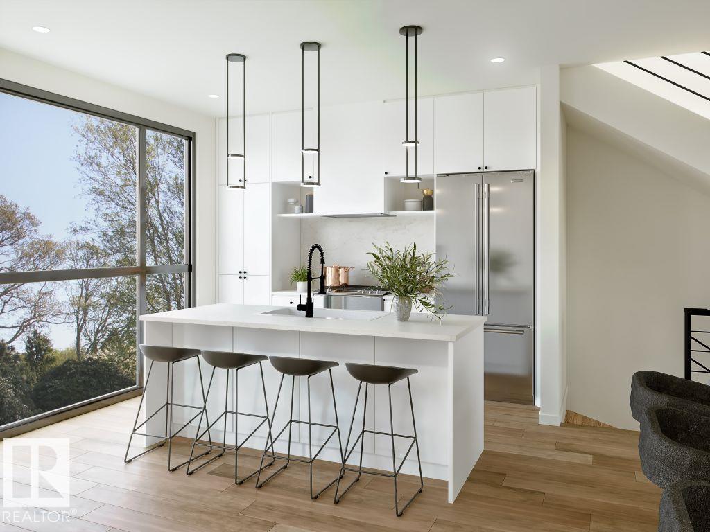 #4 10327 Wadhurst RD NW