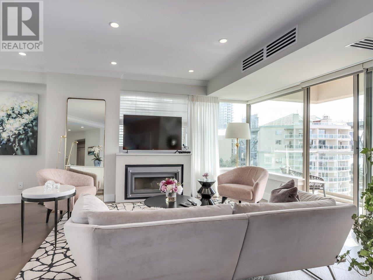 802 1600 HORNBY STREET