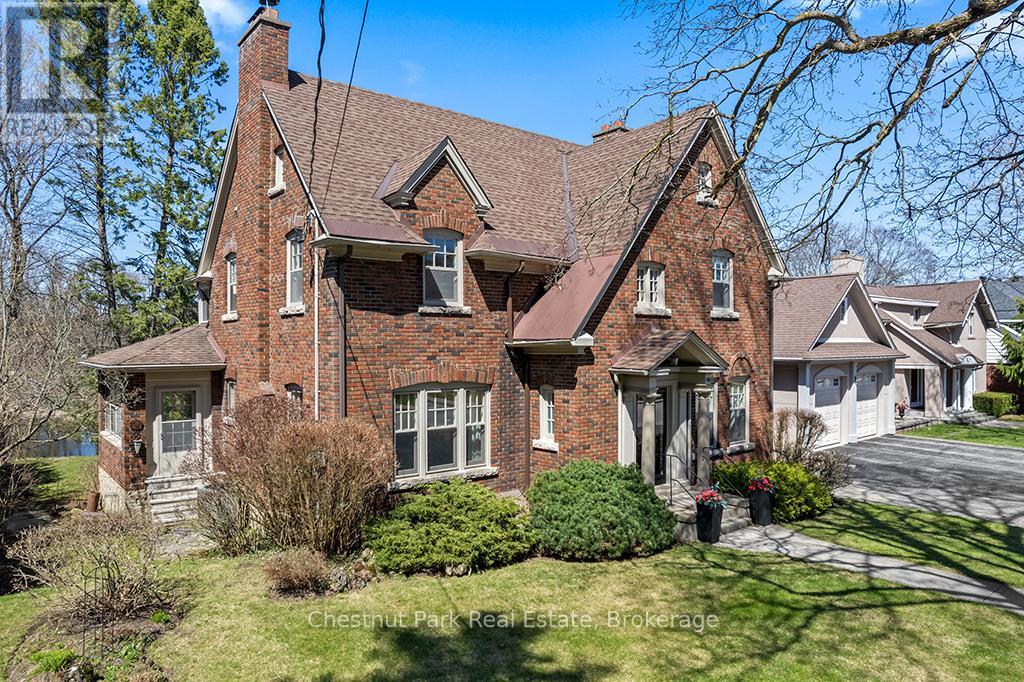 190 4TH STREET W