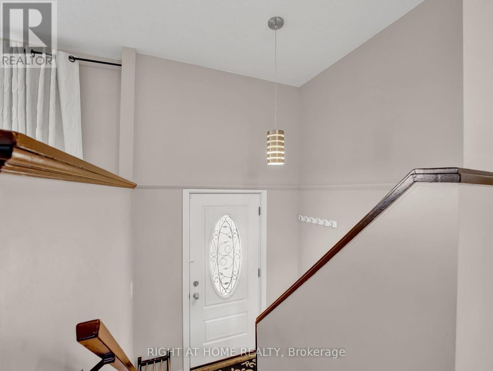 2 CHARTWELL CRES