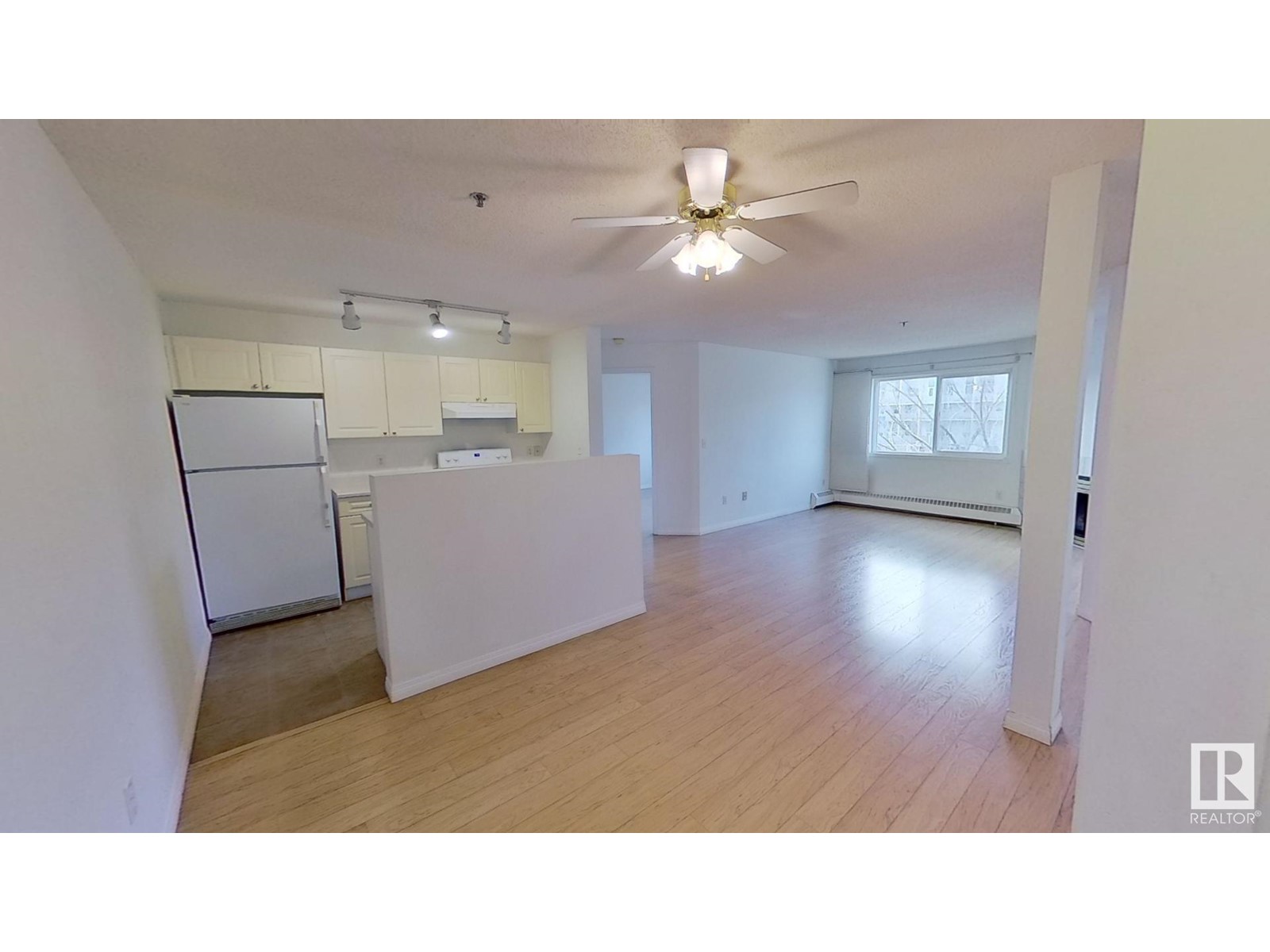 #22 10331 106 ST NW