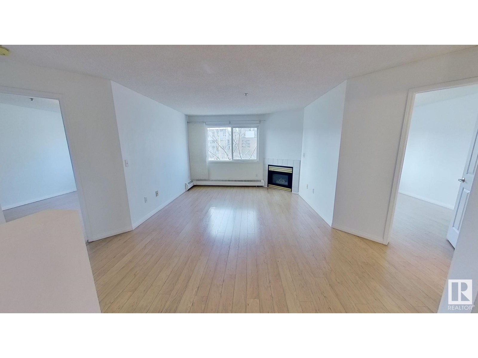 #22 10331 106 ST NW