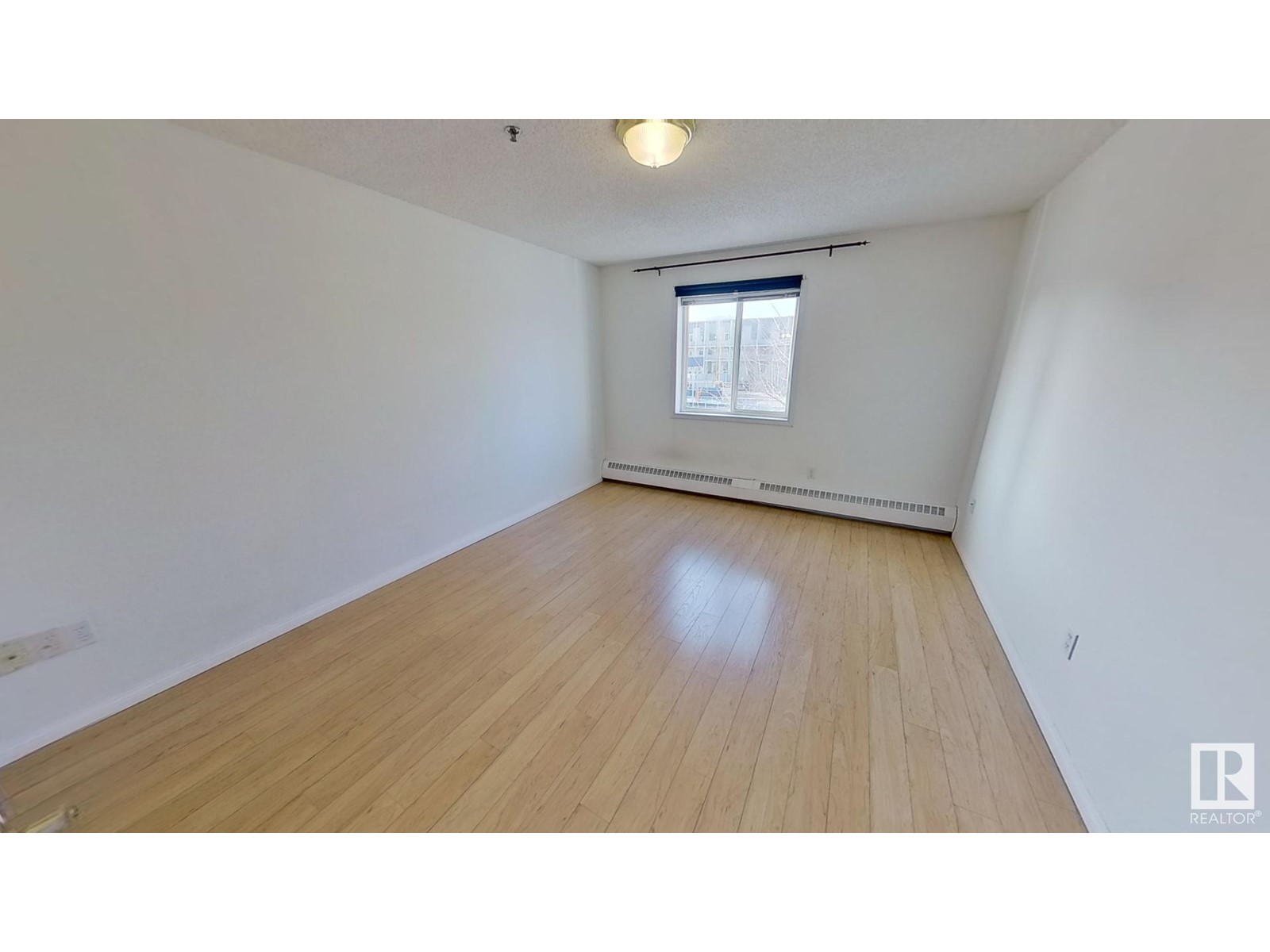 #22 10331 106 ST NW