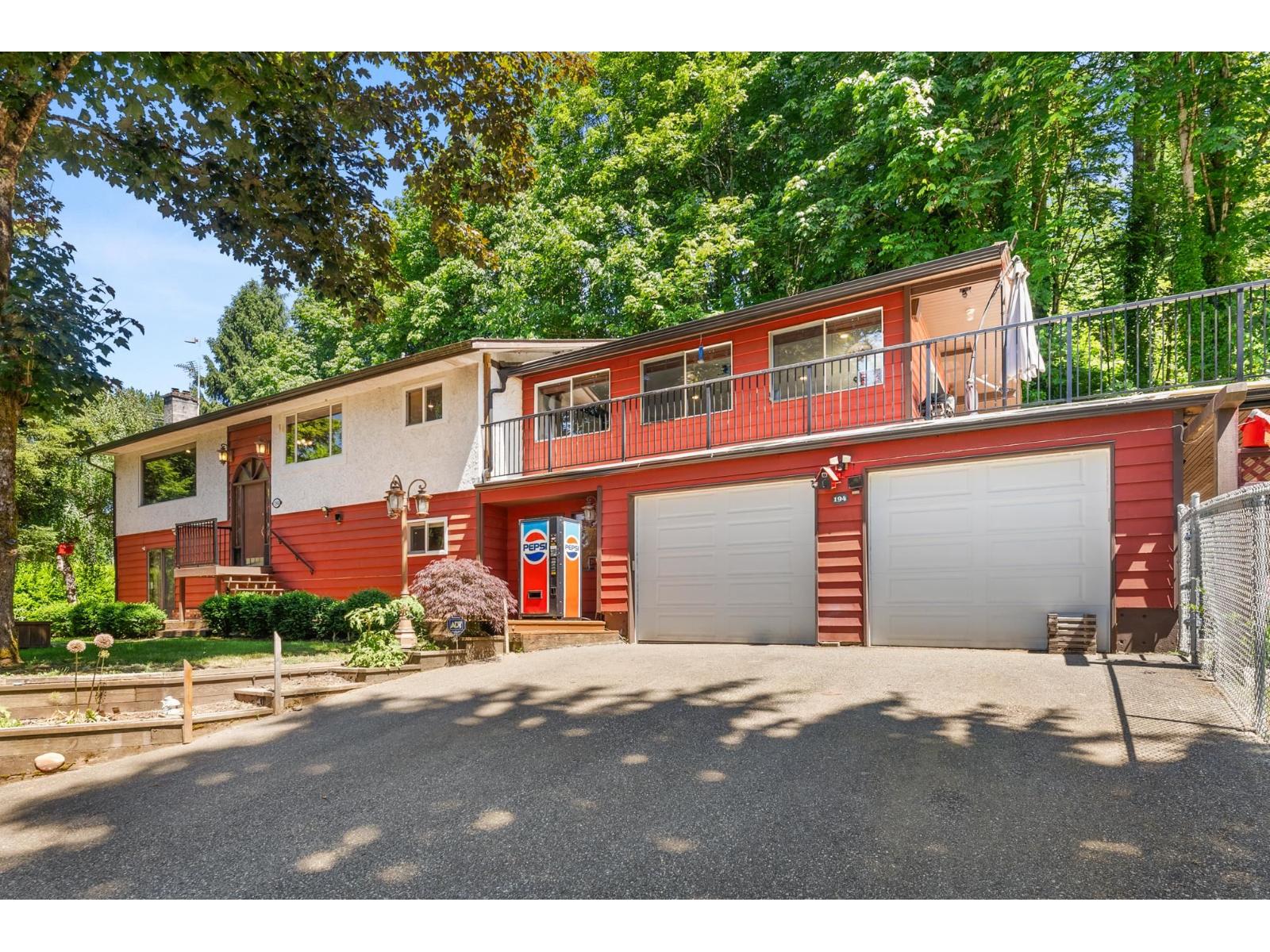 194 CLOVERMEADOW CRESCENT