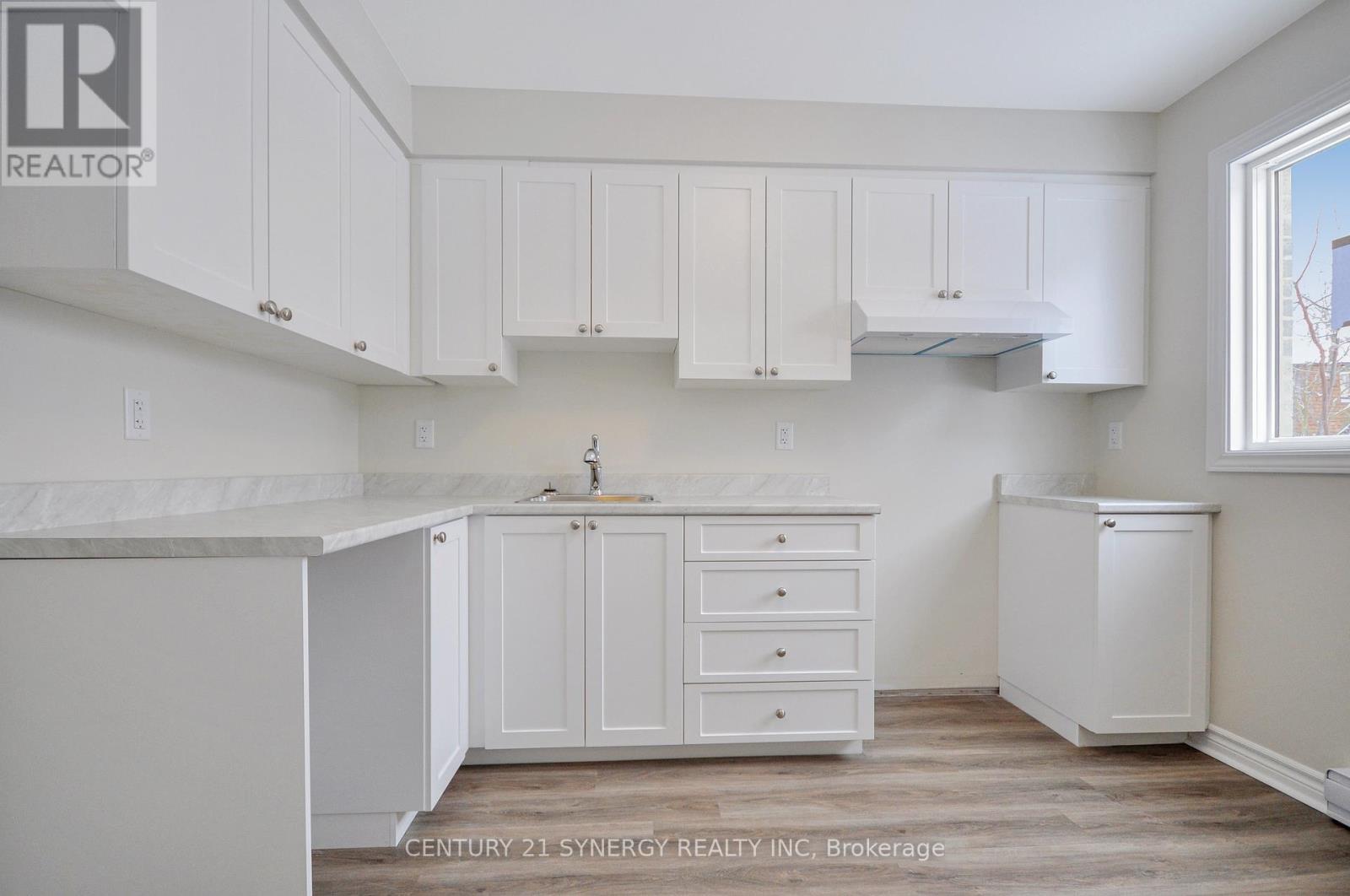 72 - 2976 OLYMPIC WAY