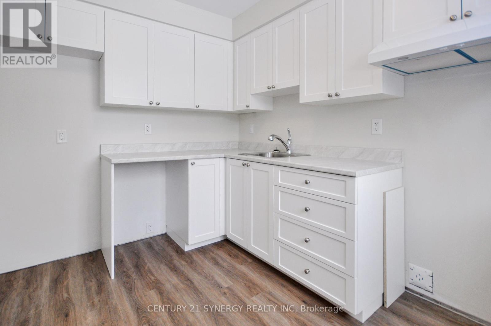 72 - 2976 OLYMPIC WAY