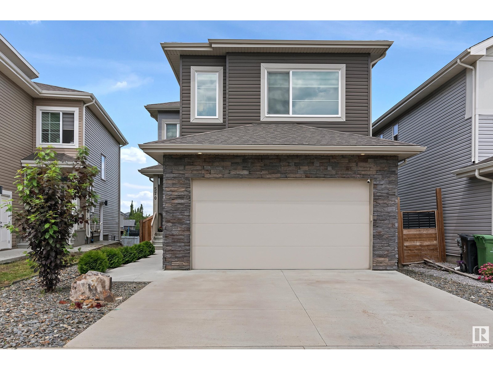 570 MEADOWVIEW DR