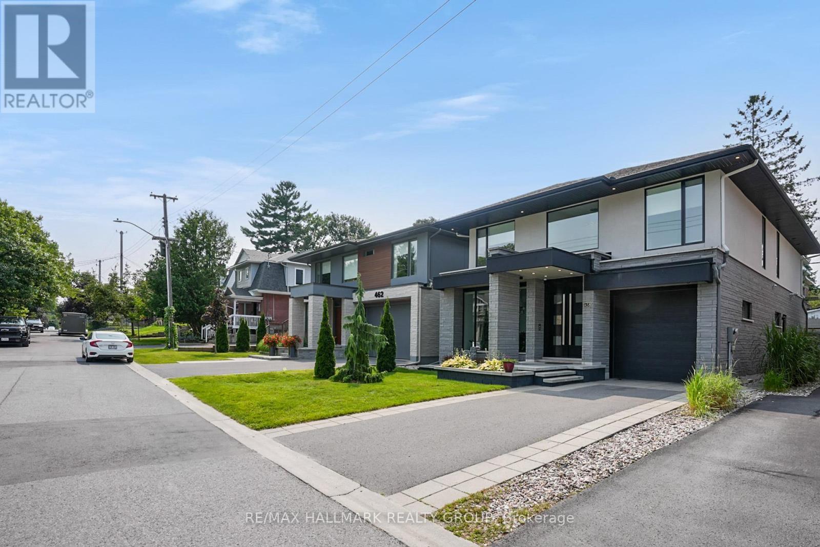 458 TWEEDSMUIR AVENUE