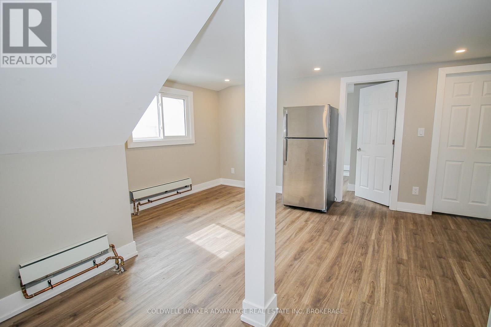 UPPER - 181 WELLAND STREET
