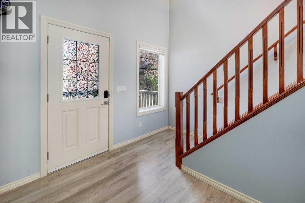 242 Crystal Green Point