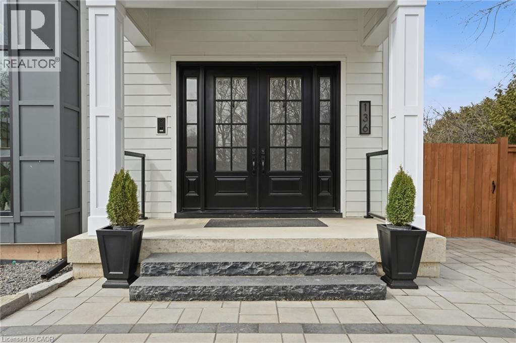 136 ROCKCLIFFE Road